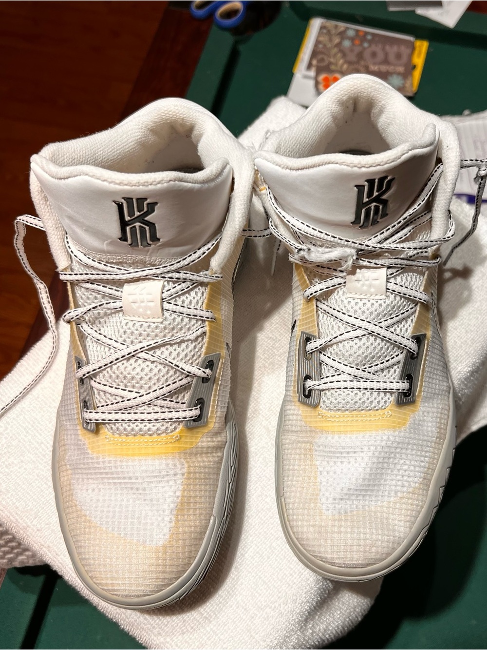 Kyrie Irving Nike VO1 Men’s mid-top Sneaker CT 1972-10 Sz 10